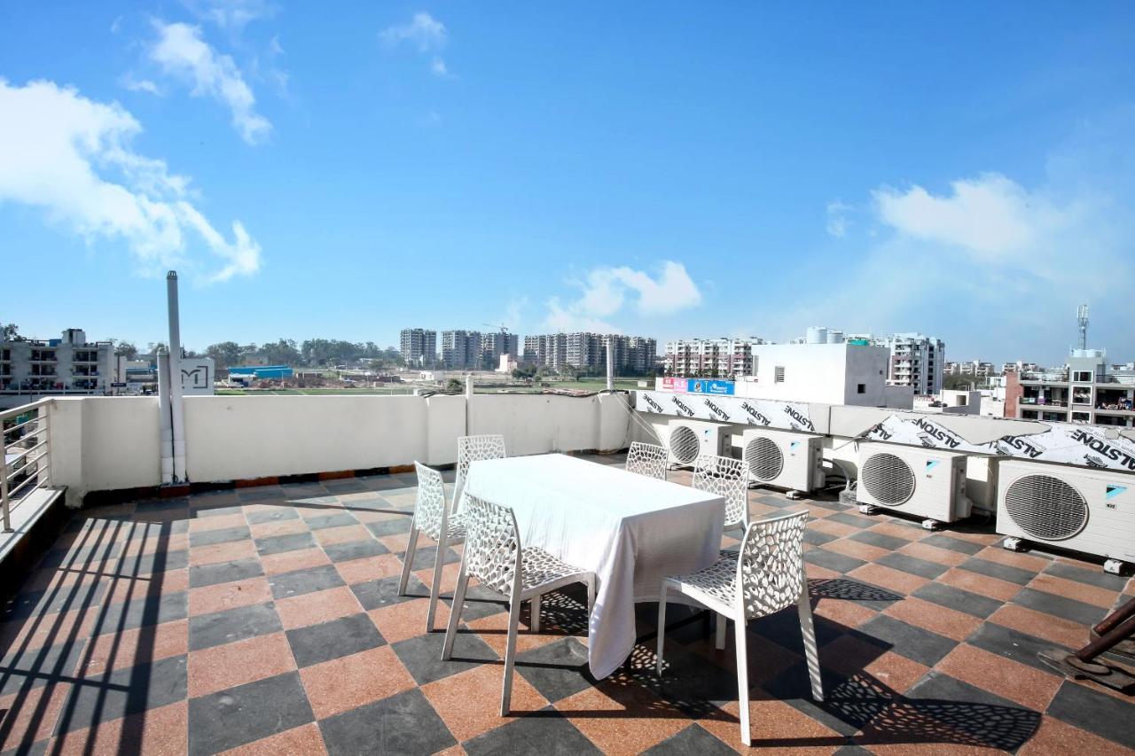 Hotel Woodcrest Zirakpur - Best Family Hotel By - A Unit Of Sidham Group Exterior photo