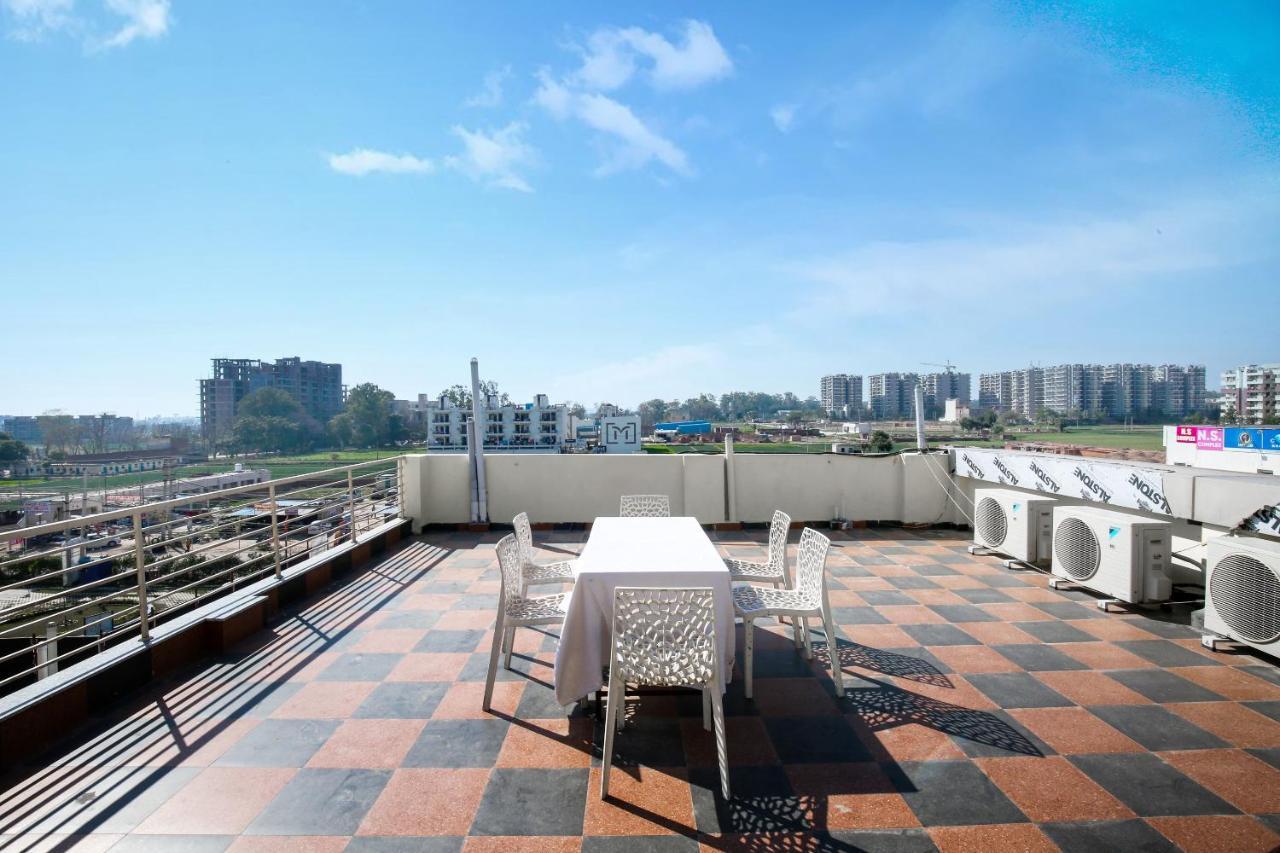 Hotel Woodcrest Zirakpur - Best Family Hotel By - A Unit Of Sidham Group Exterior photo