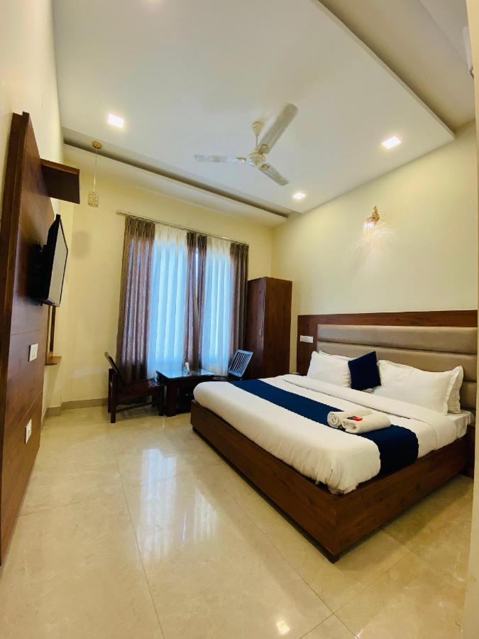 Hotel Woodcrest Zirakpur - Best Family Hotel By - A Unit Of Sidham Group Exterior photo