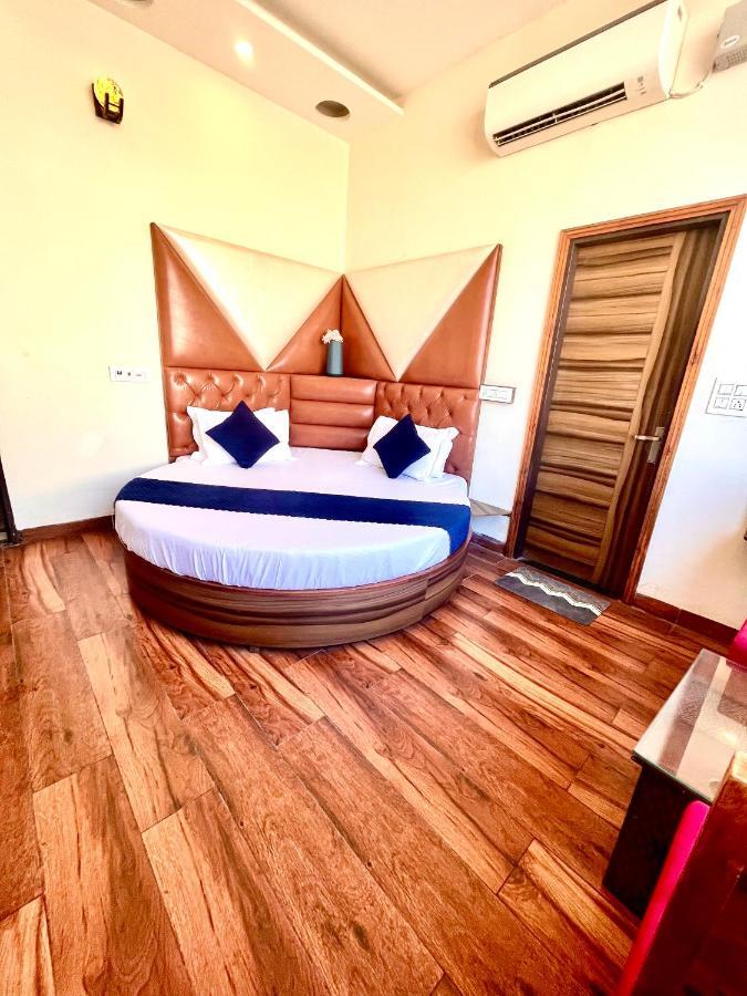Hotel Woodcrest Zirakpur - Best Family Hotel By - A Unit Of Sidham Group Exterior photo