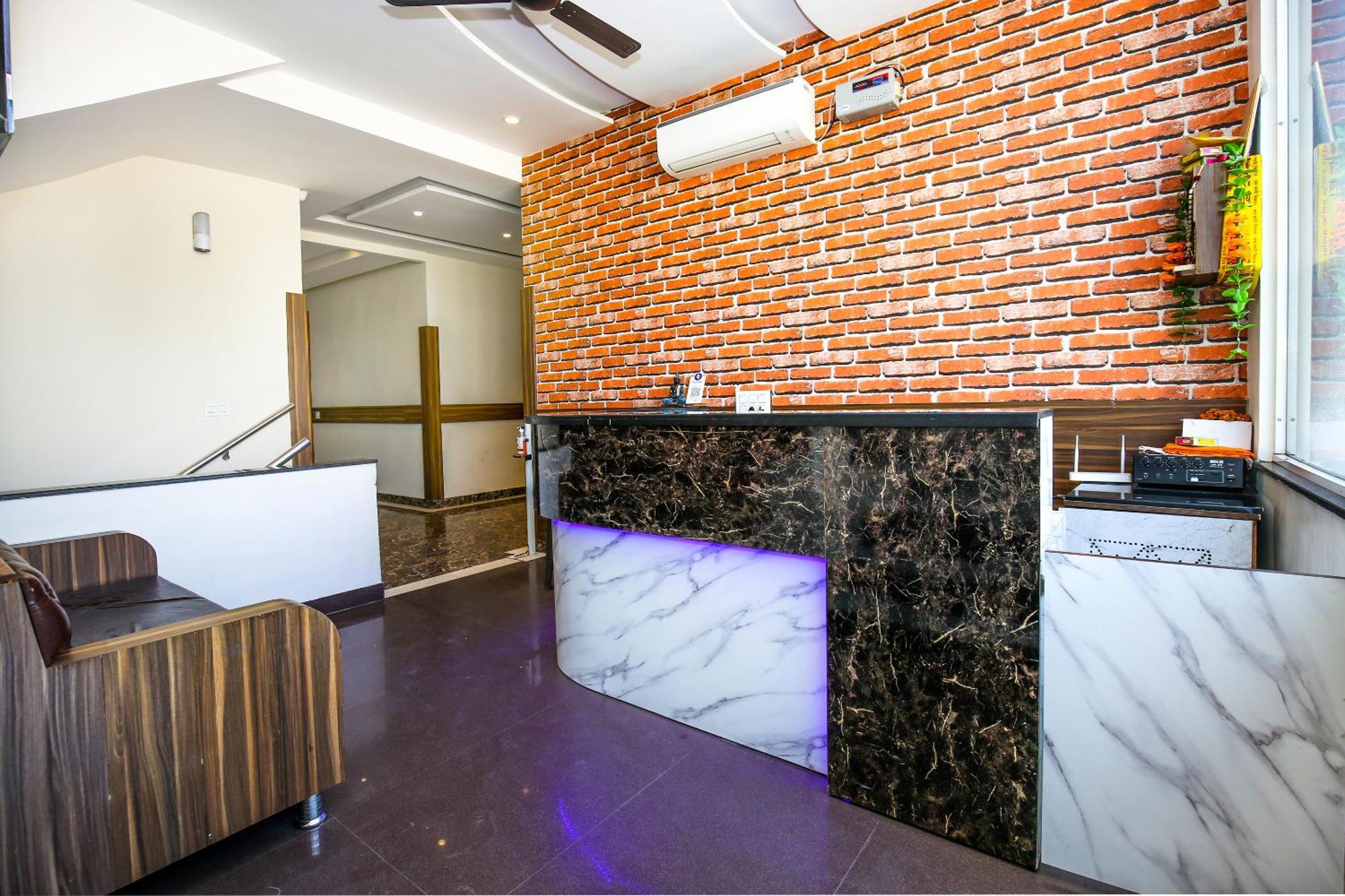 Hotel Woodcrest Zirakpur - Best Family Hotel By - A Unit Of Sidham Group Exterior photo